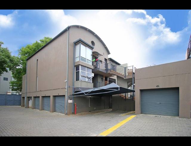 2 BEDROOM APARTMENT FOR SALE IN HOUGHTON ESTATE